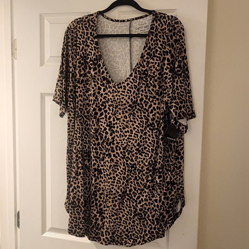 NWT Torrid Size 3 Leopard Tee